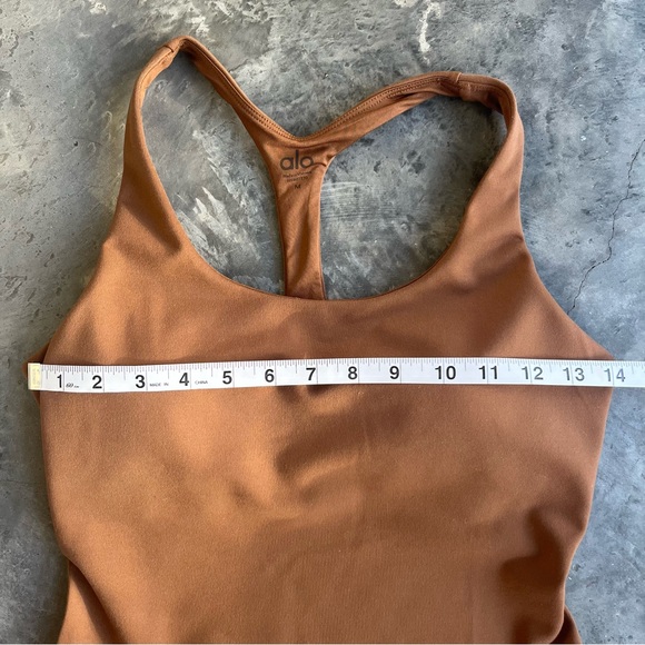NWOT Alo Yoga Sleek Back Bodysuit Cinnamon Size M - Picture 6 of 10